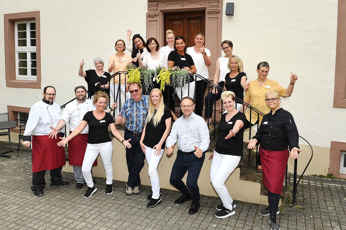 Quelle: Erzbischöfliches Seelsorgeamt Freiburg - Bildungshäuser und Familienferienstätten Ansicht vom Team im Bildungshaus Neckarelz