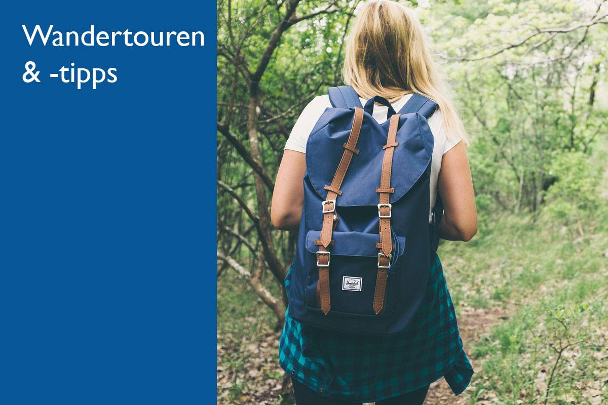 Ansicht einer Wanderin von hinten