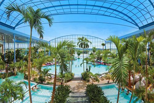 Ansicht vom Panoramadach Thermen-&-Badewelt-Sinsheim